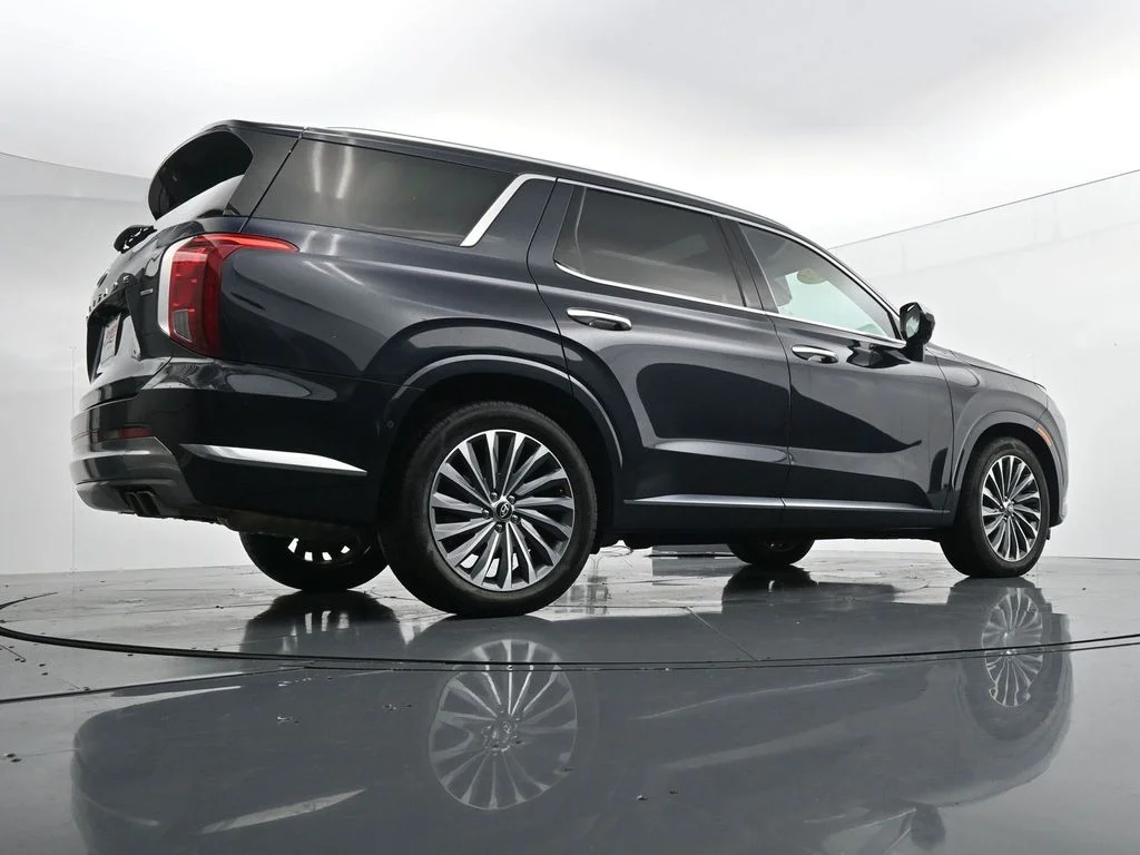 Used 2024 White Hyundai Calligraphy image 32