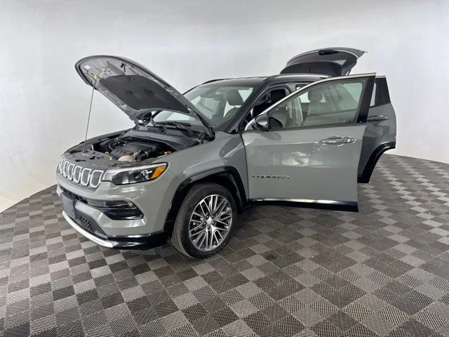 Used 2022 Gray Jeep Limited image 12