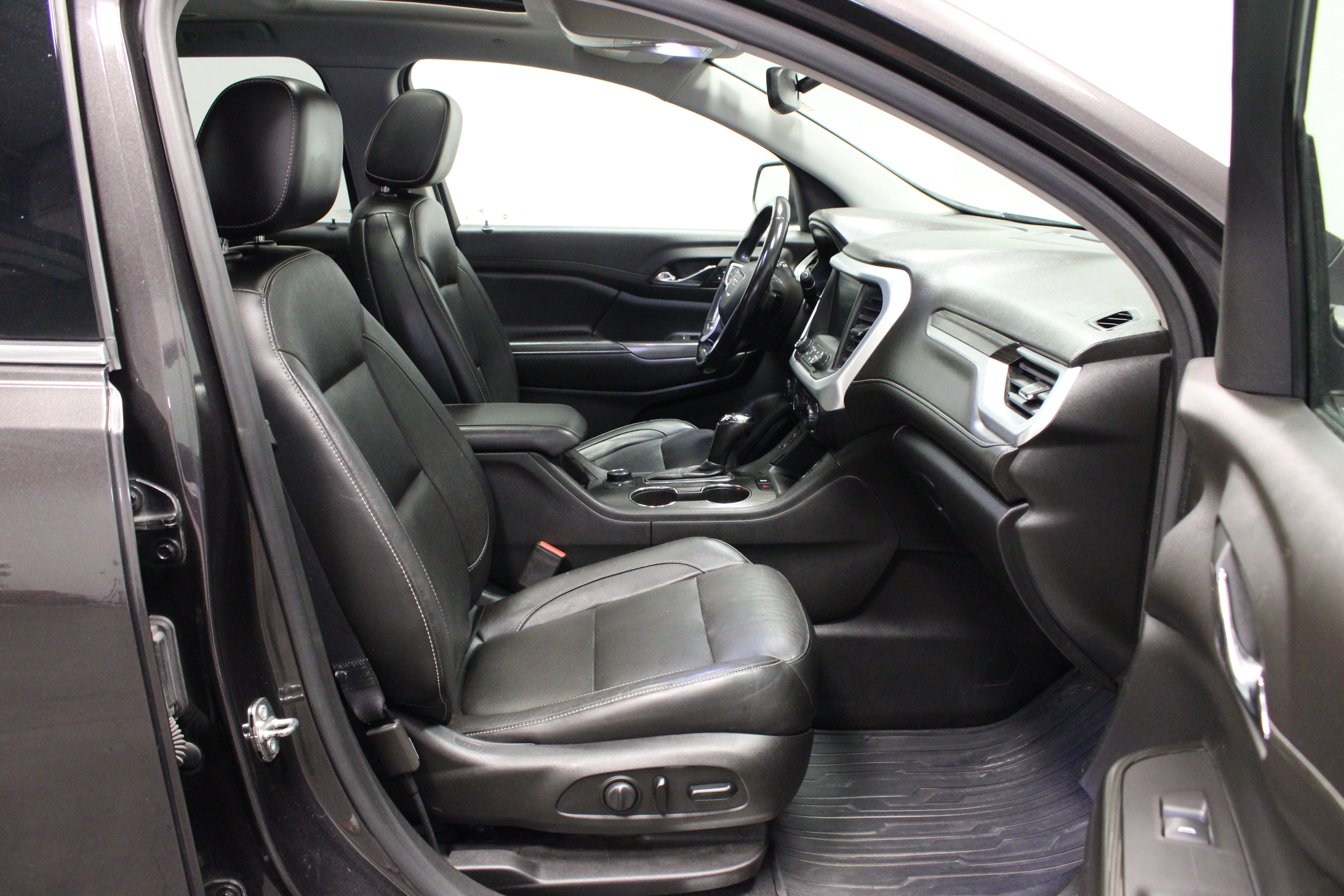 Used 2019 Iridium Metallic GMC SLT-1 image 17