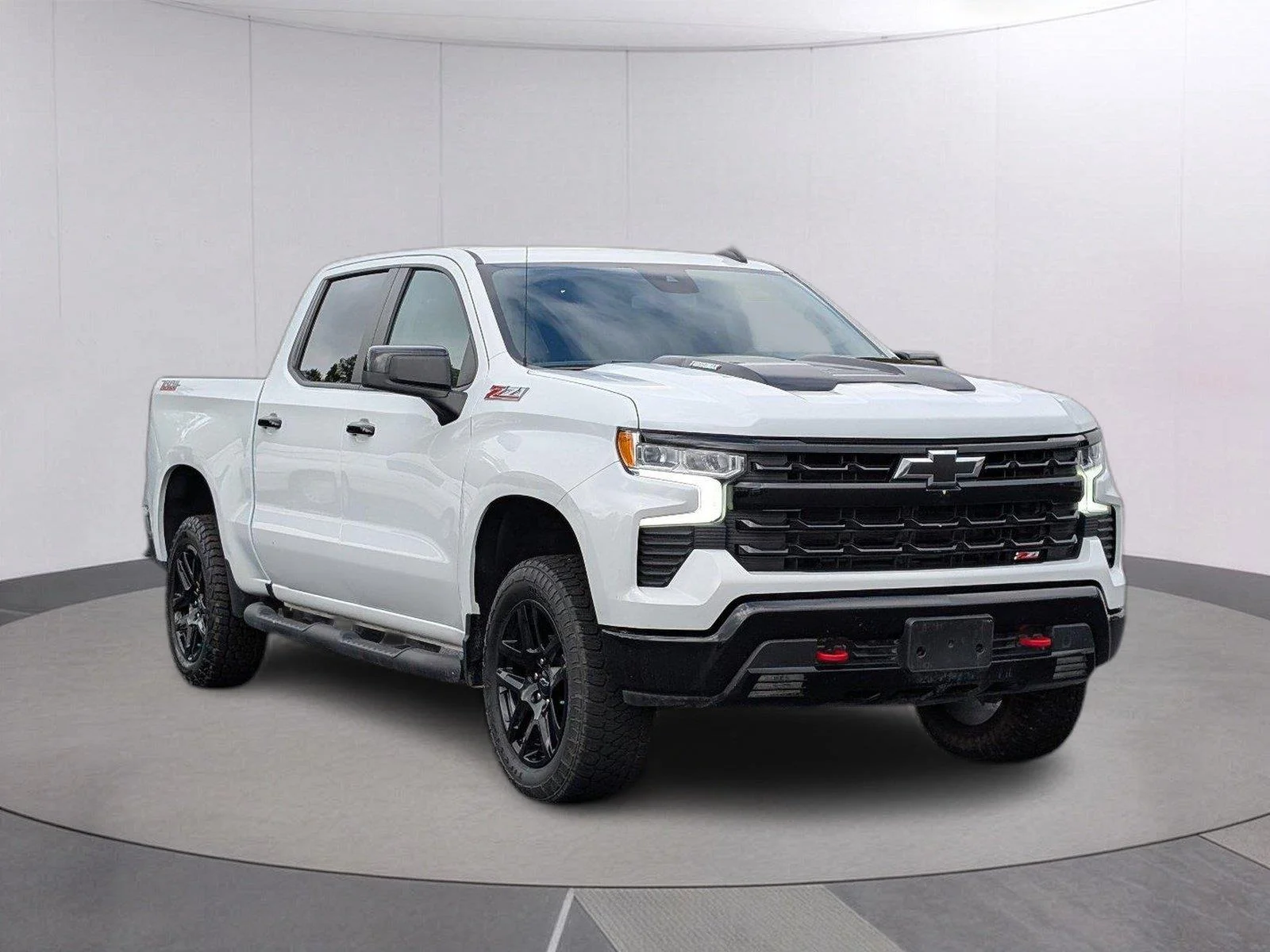 Used 2025 Summit White Chevrolet LT Trail Boss image 9