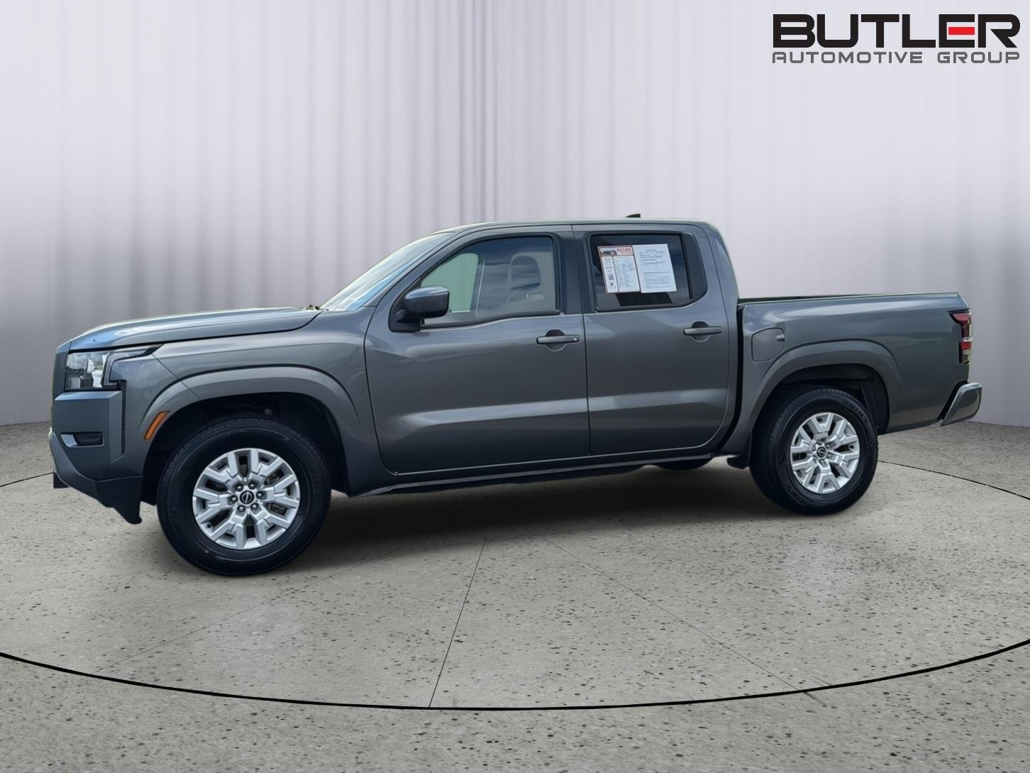 Used 2022 Gun Metallic Nissan SV image 3