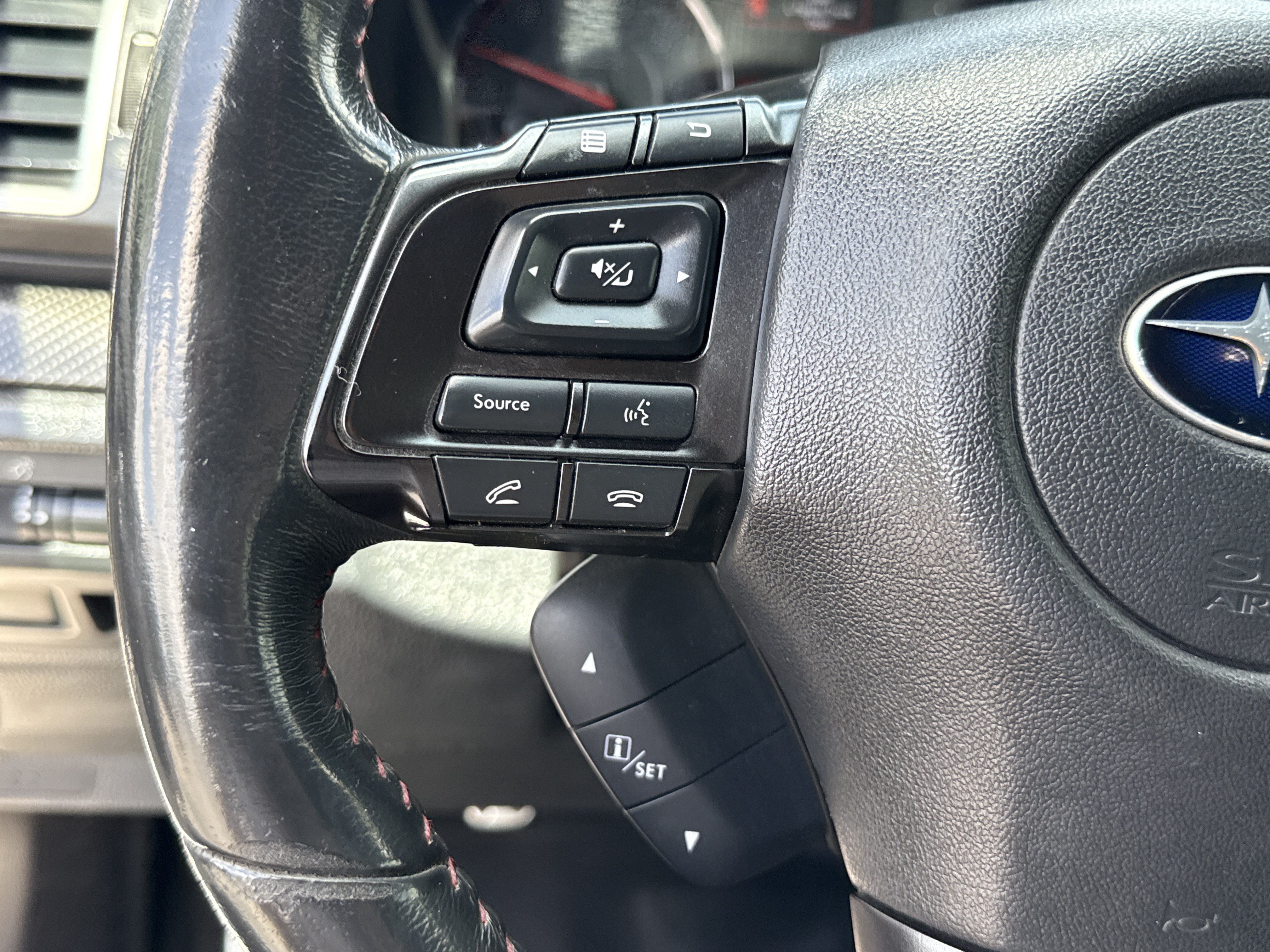 Used 2018 Crystal White Pearl Subaru Base image 39