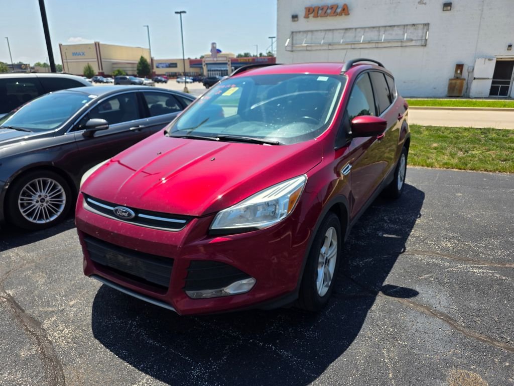 Used 2016 Ruby Red Metallic Ford SE image 2