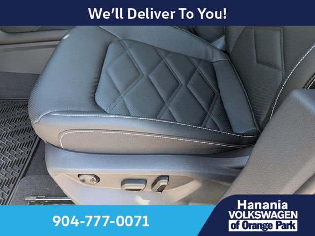 New 2026 Silver Volkswagen 2.0T SE w/Technology image 18