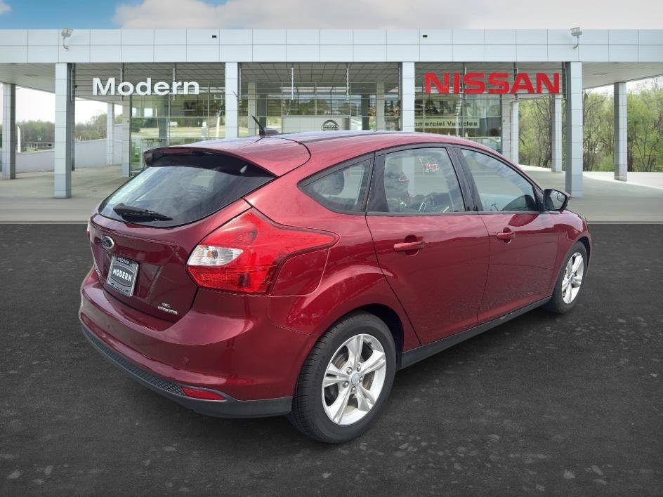 Used 2013 Ruby Red Metallic Tinted Clearcoat Ford SE image 5