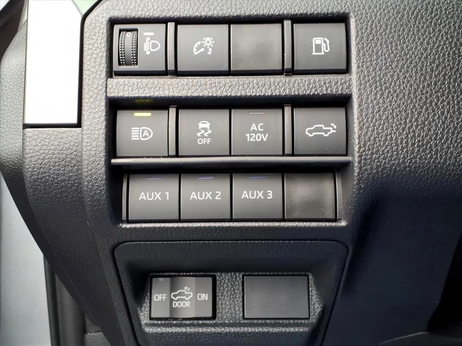 2025 Toyota Tacoma TRD Off Road - Photo 13