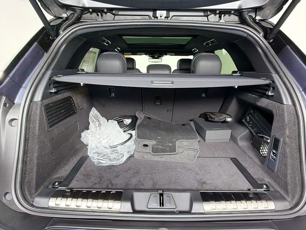 New 2026 Varesine Blue Land Rover Dynamic SE image 28