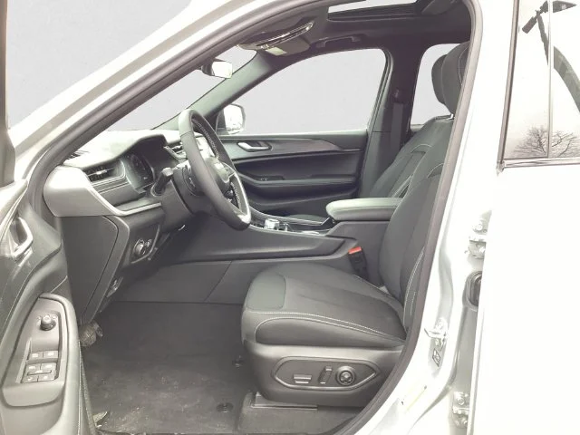 New 2026 Silver Jeep L LAREDO X 4X4 image 9