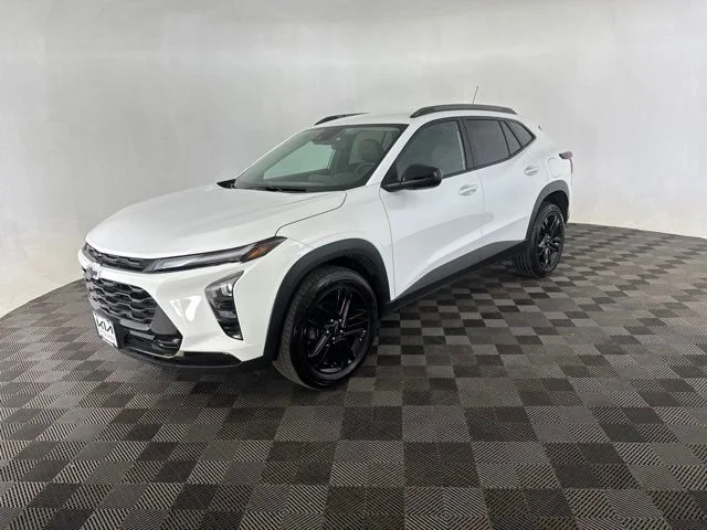 Used 2025 White Chevrolet ACTIV image 5