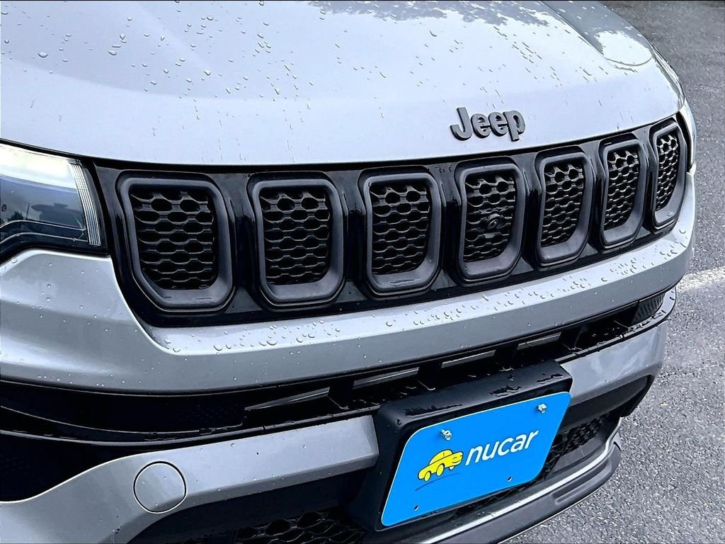 Used 2023 Silver Jeep Limited image 30