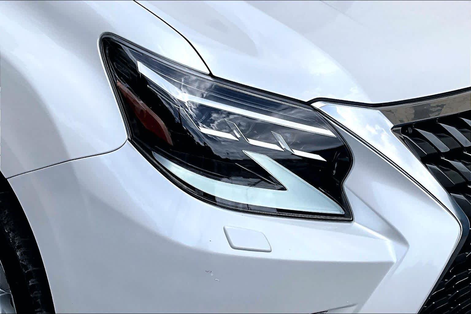 Used 2023 Eminent White Pearl Lexus Premium image 28