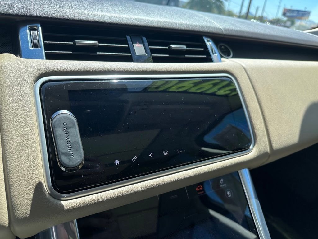 Used 2019 White Land Rover HSE image 3