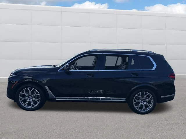 Used 2025 Black BMW xDrive40i image 2