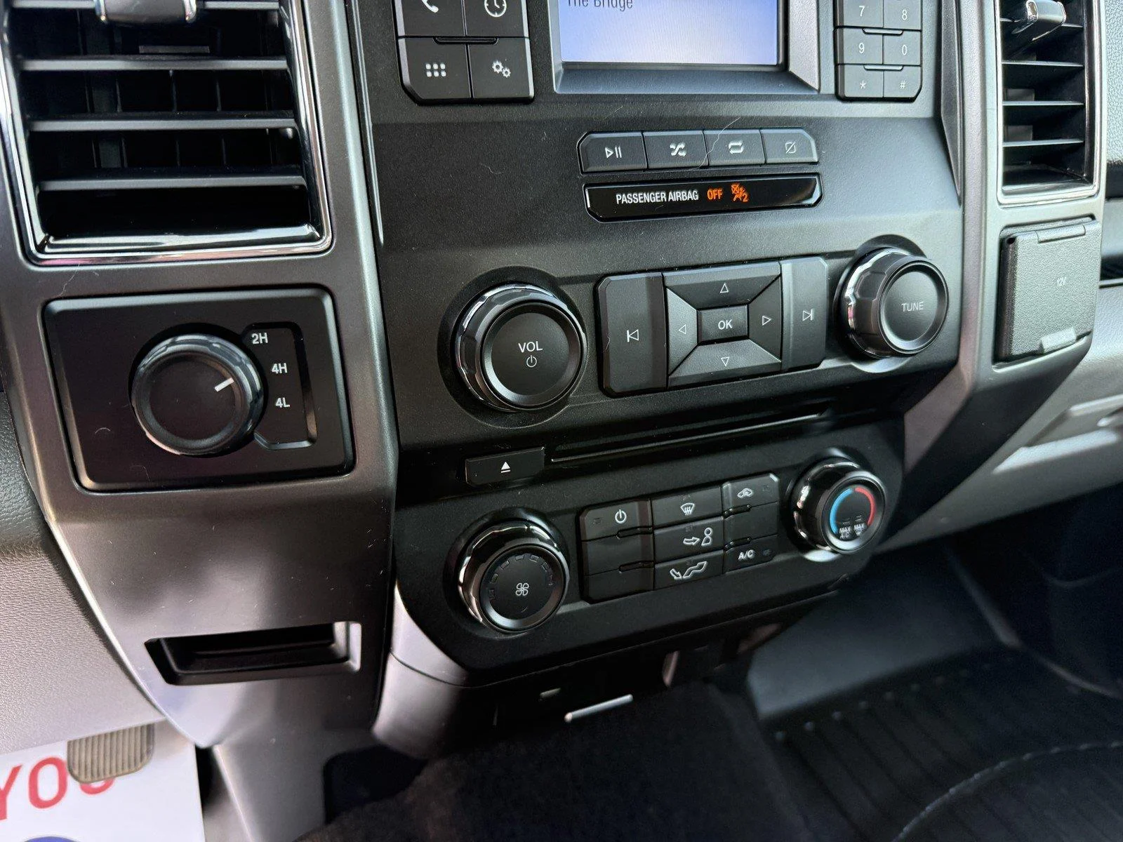 Certified Used 2018 Magnetic Ford XLT image 19