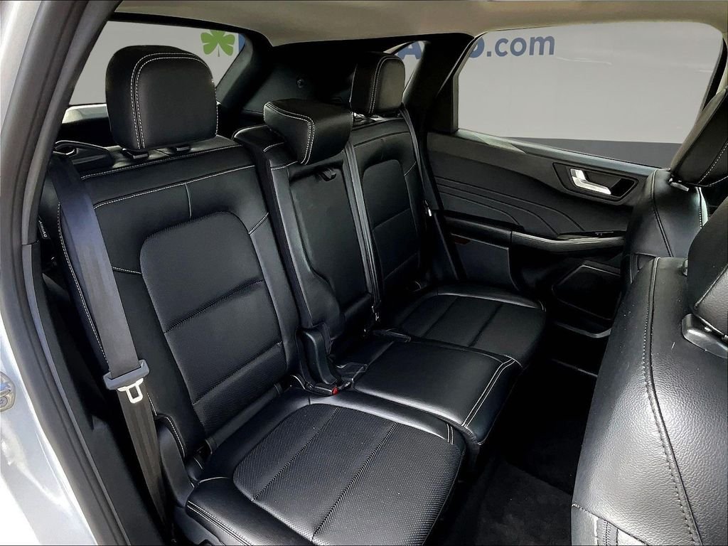 Used 2022 White Ford SEL image 28