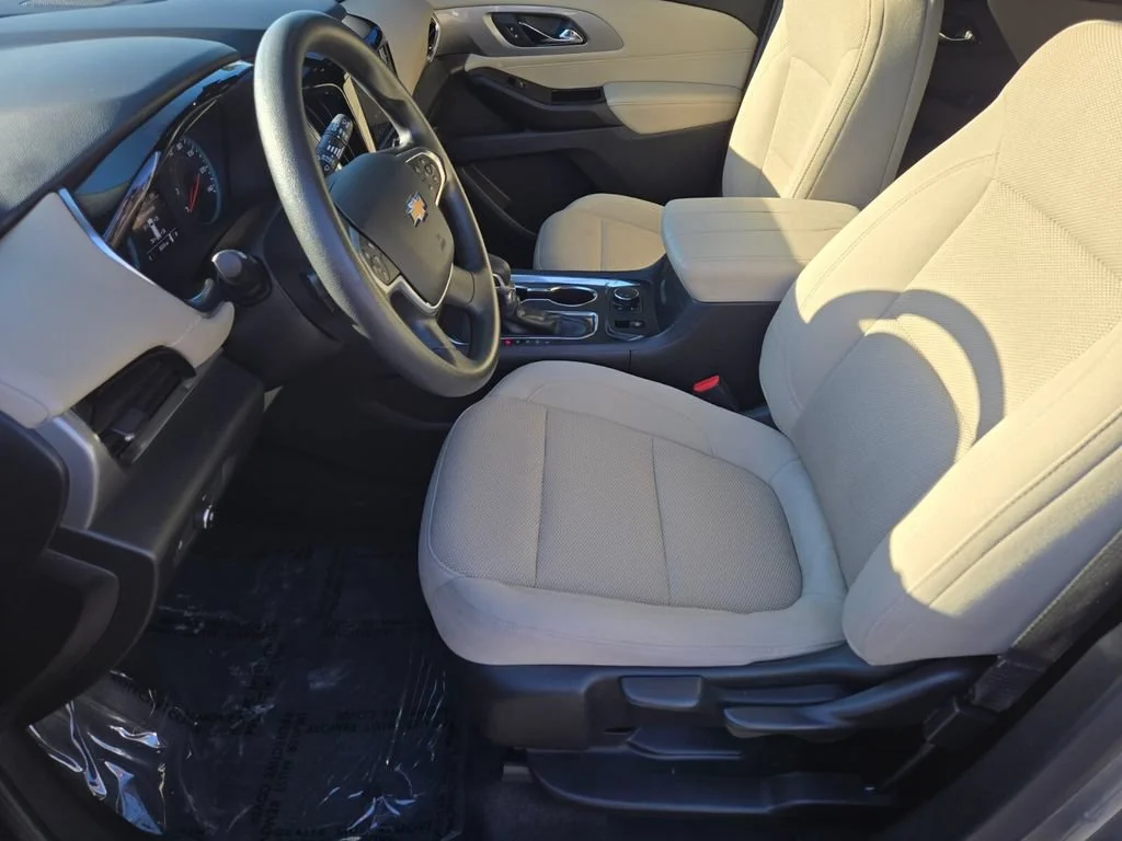 Used 2023 STERLING GRAY METALLIC Chevrolet LS image 10