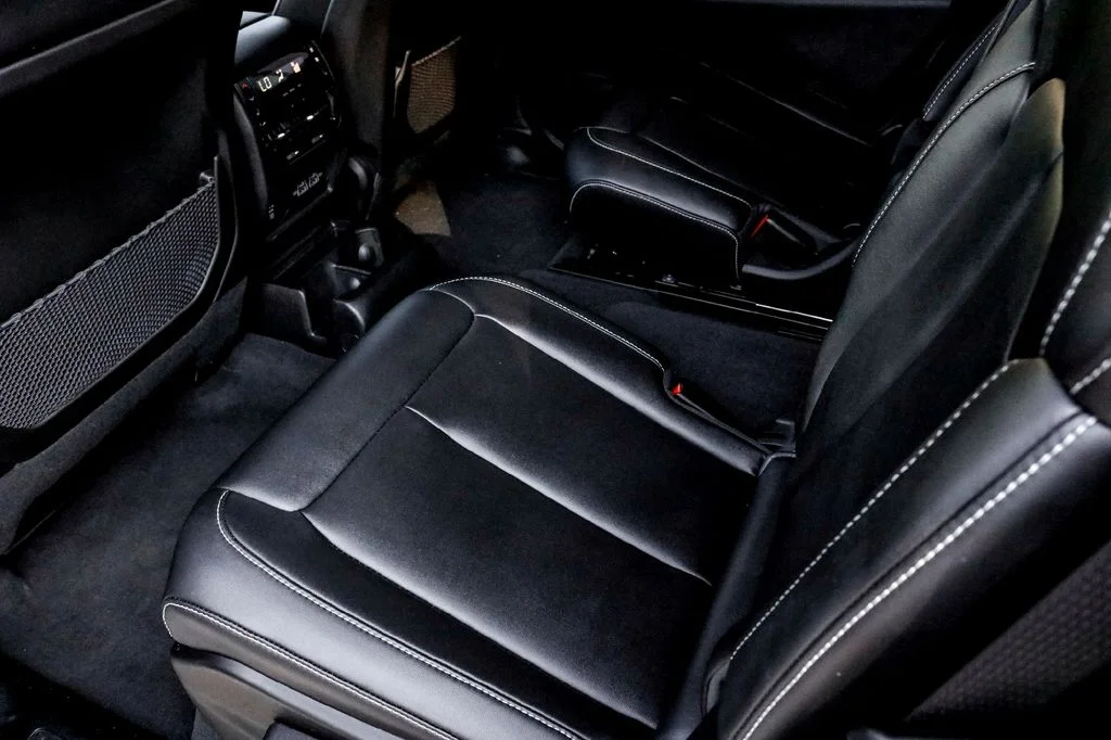 New 2025 White Jeep Limited image 21