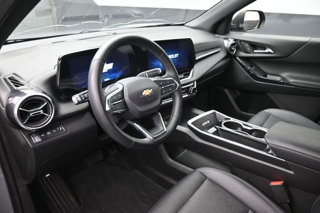 Used 2025 Gray Chevrolet LT image 18