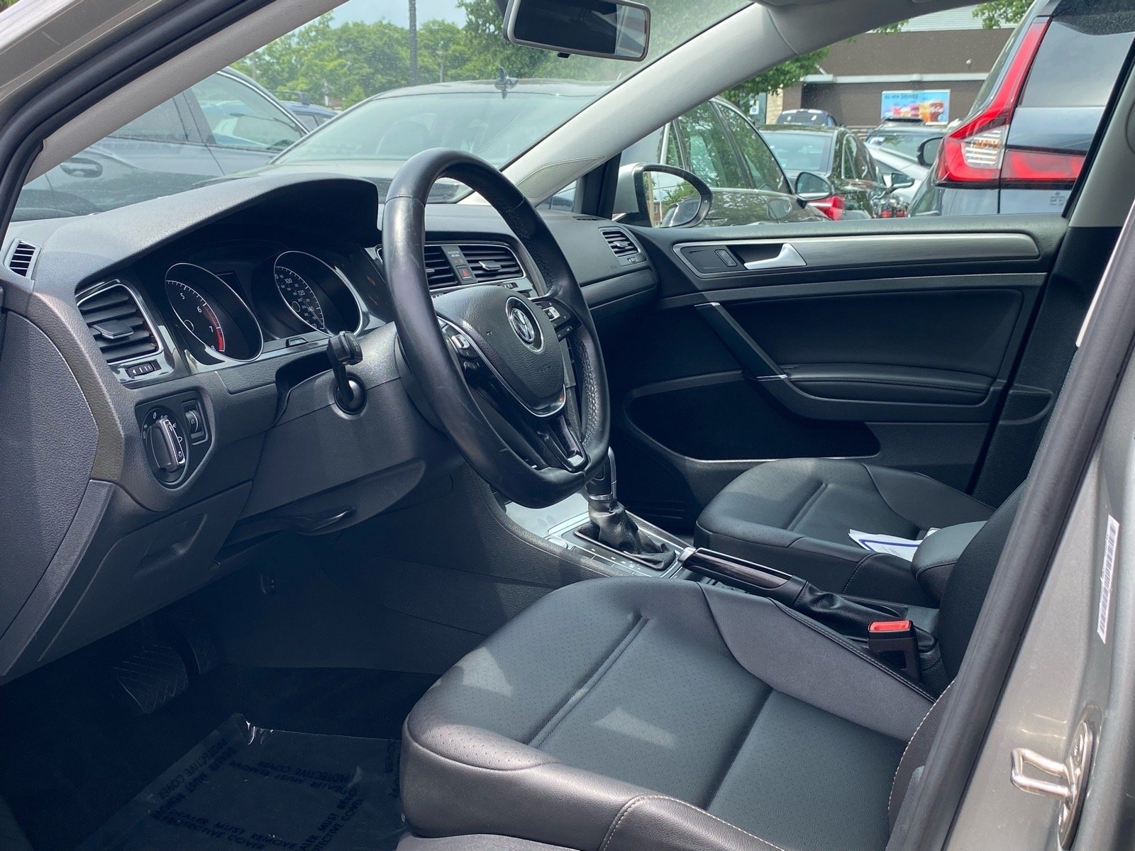 Used 2018 Silver Volkswagen TSI SE 4-Door image 10