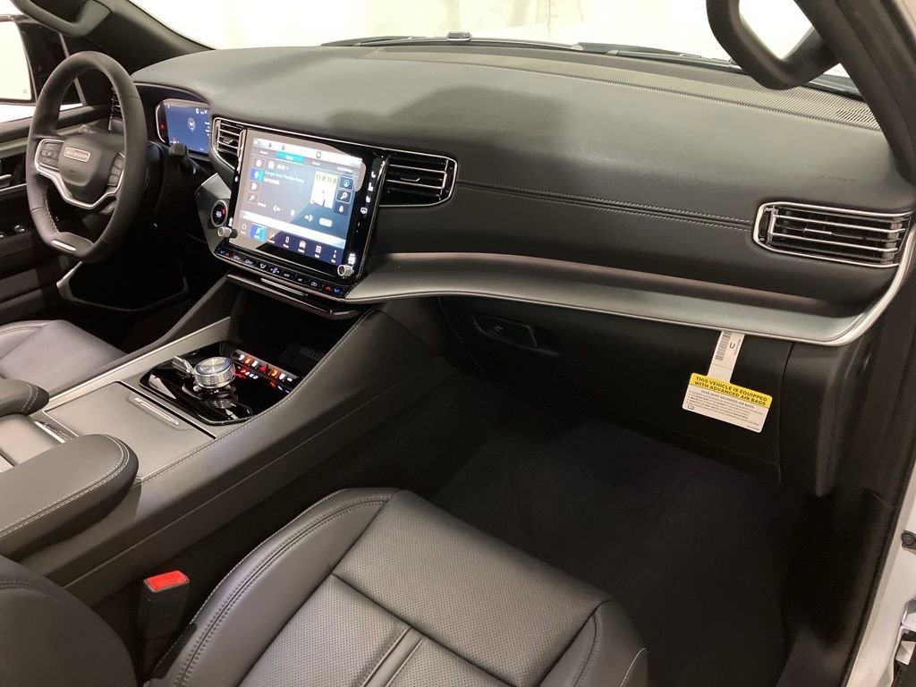 New 2026 Bright White Clear-Coat Exterior Paint Jeep Limited Altitude image 18