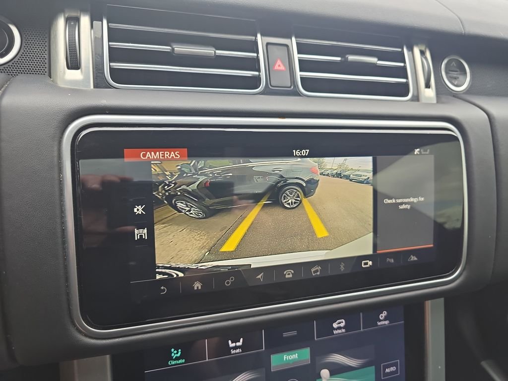 Used 2020 White Land Rover HSE image 26