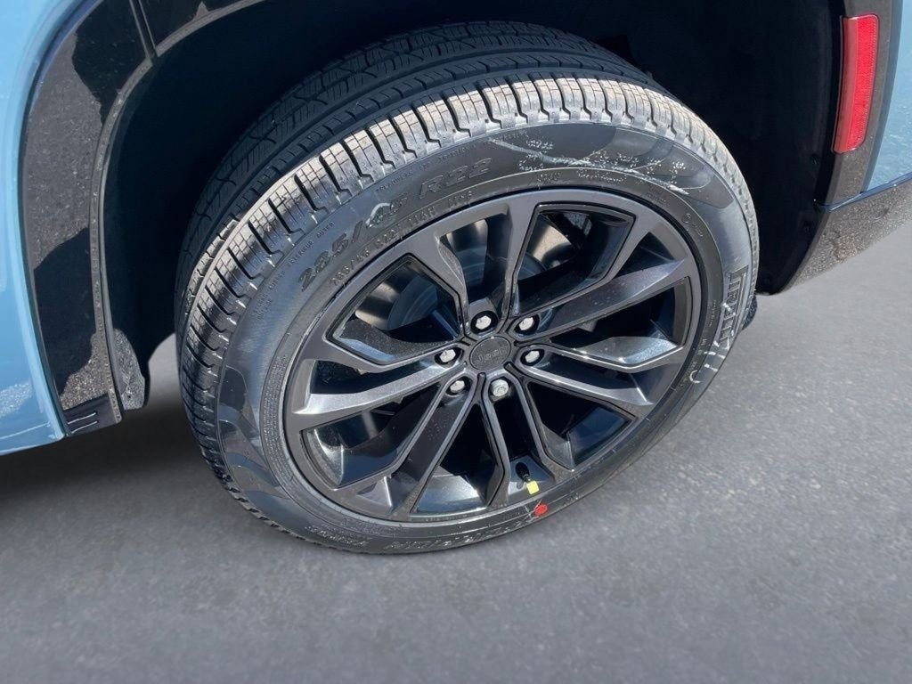 New 2026 Steel Blue Exterior Paint Jeep Summit Reserve image 10