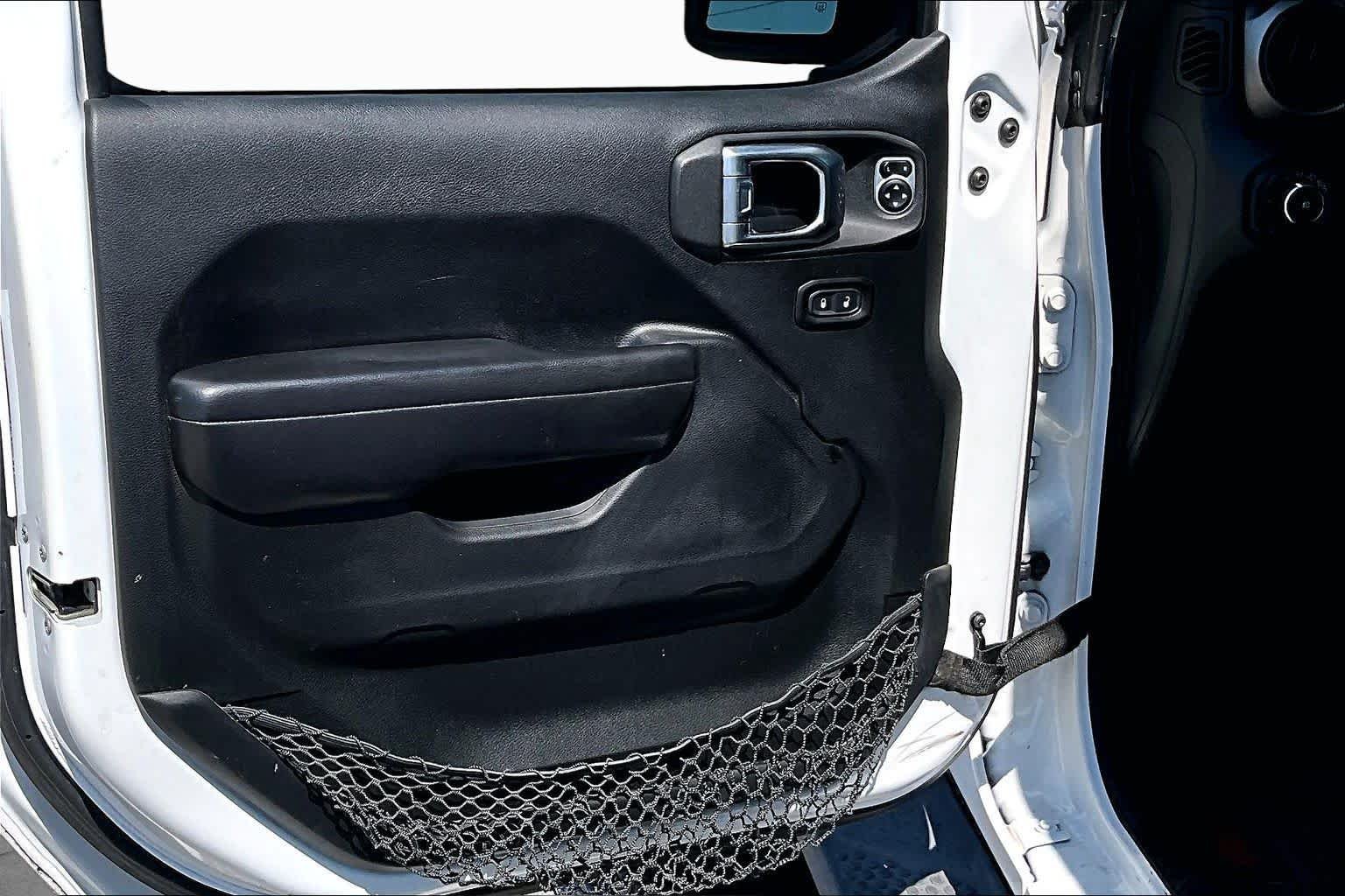 Used 2019 Bright White Clearcoat Jeep Sport S image 20