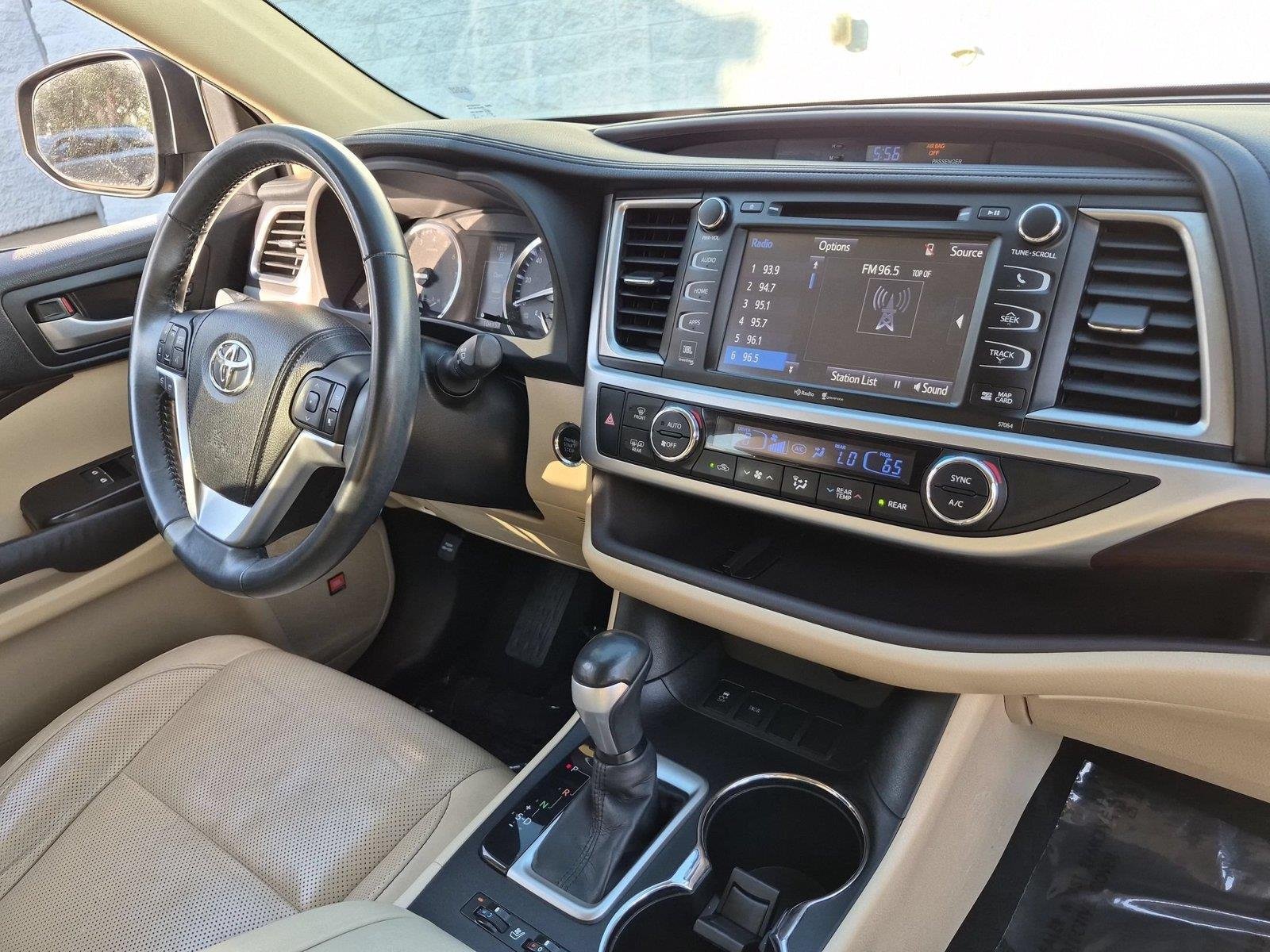 Used 2015 Predawn Gray Mica Toyota Limited image 37