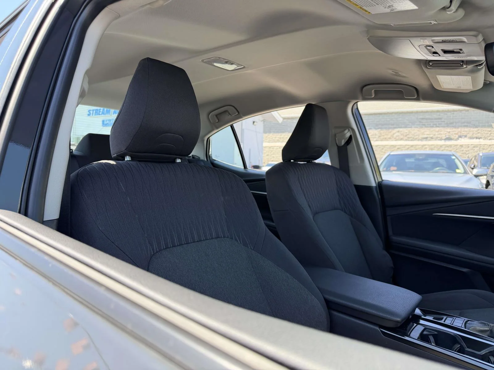 2025 Toyota Camry LE - Photo 11