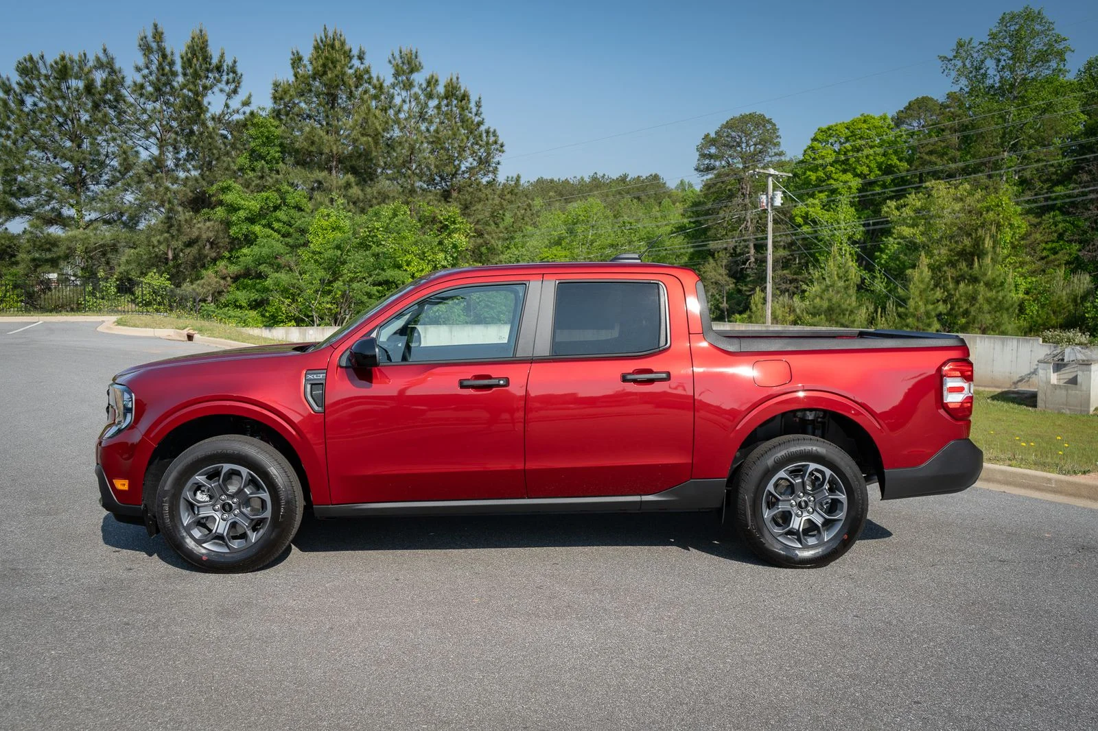 New 2026 Ruby Red Metallic Tinted Clearcoat Ford XLT image 5
