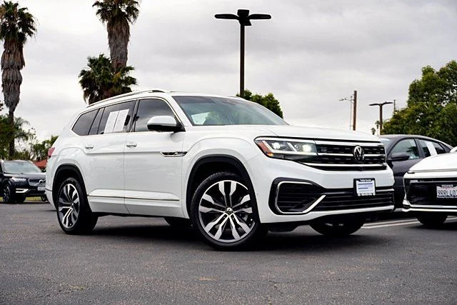 2023 Volkswagen Atlas 3.6L SEL Premium R-Line 4MOTION's photo