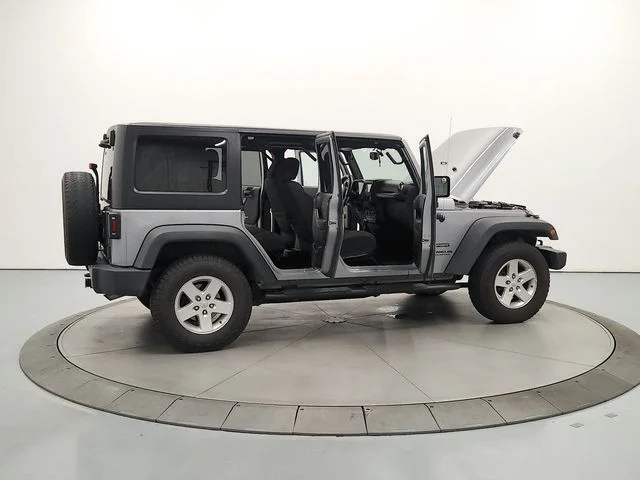 Used 2015 Silver Jeep Unlimited Sport image 16