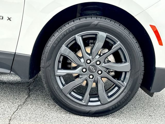 Used 2022 White Chevrolet RS image 10