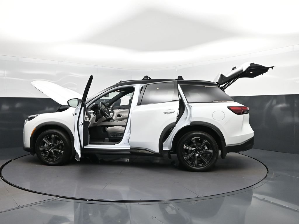 New 2027 2T RAD WHT INFINITI Autograph AWD image 47