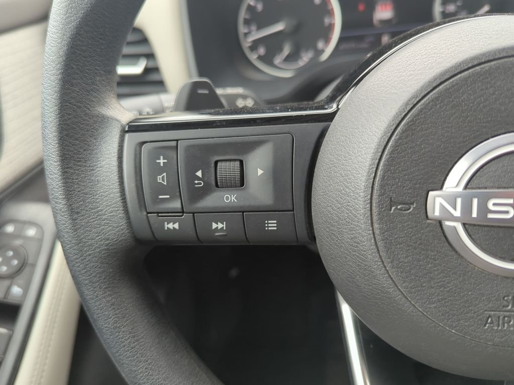 Used 2023 White Nissan SV image 23