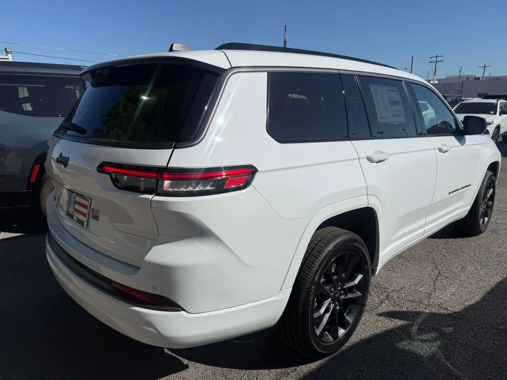 New 2026 White/off-white Jeep Limited image 8
