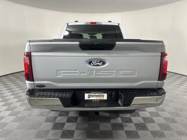 Used 2025 Whi/white Ford XLT image 4