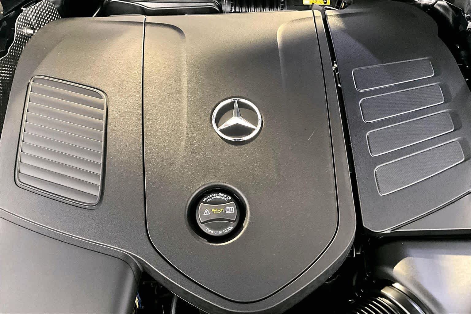 New 2027 Graphite Grey Metallic Mercedes-Benz GLC 300 image 15