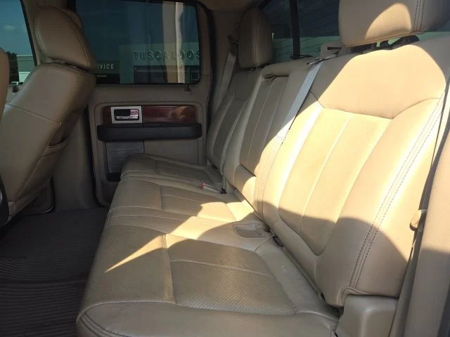 Used 2010 White Ford Lariat image 10