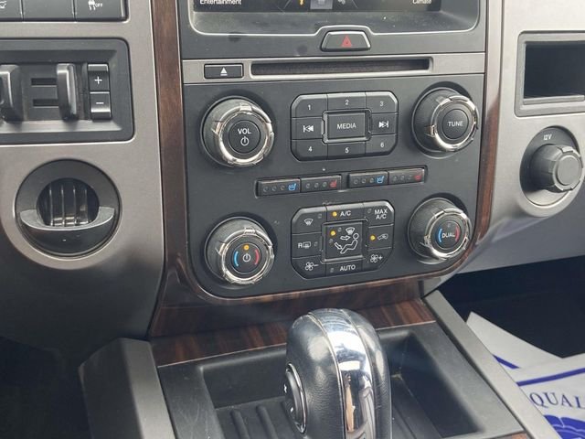 Used 2015 White Platinum Clearcoat Metallic Ford Platinum image 21