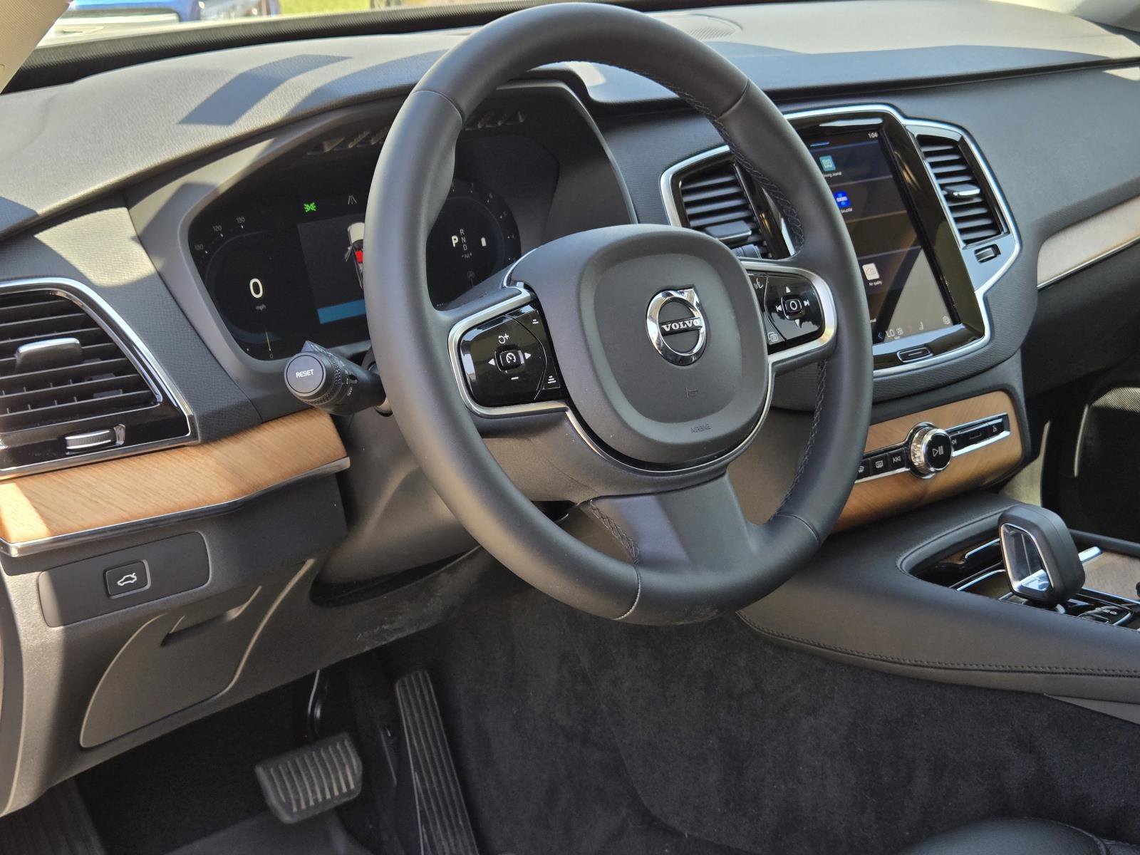 Used 2023 Platinum Gray Metallic Volvo Plus image 29