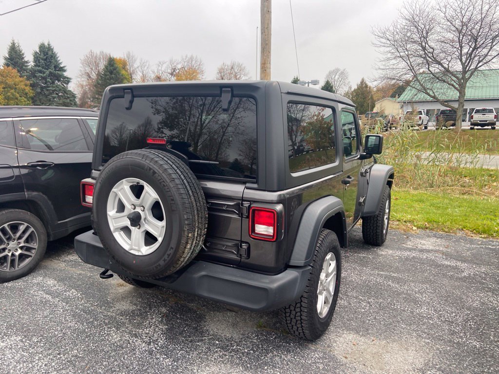 Used 2021 Granite Crystal Metallic Clearcoat Jeep Sport S image 5