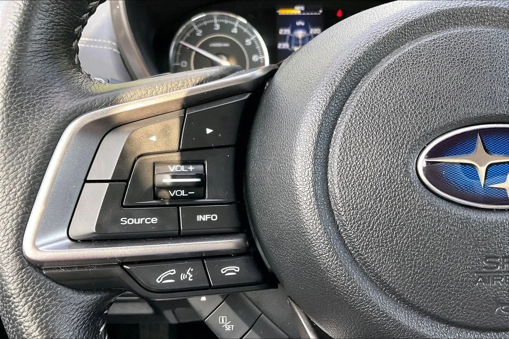 Used 2018 Silver Subaru 2.0i Limited image 18