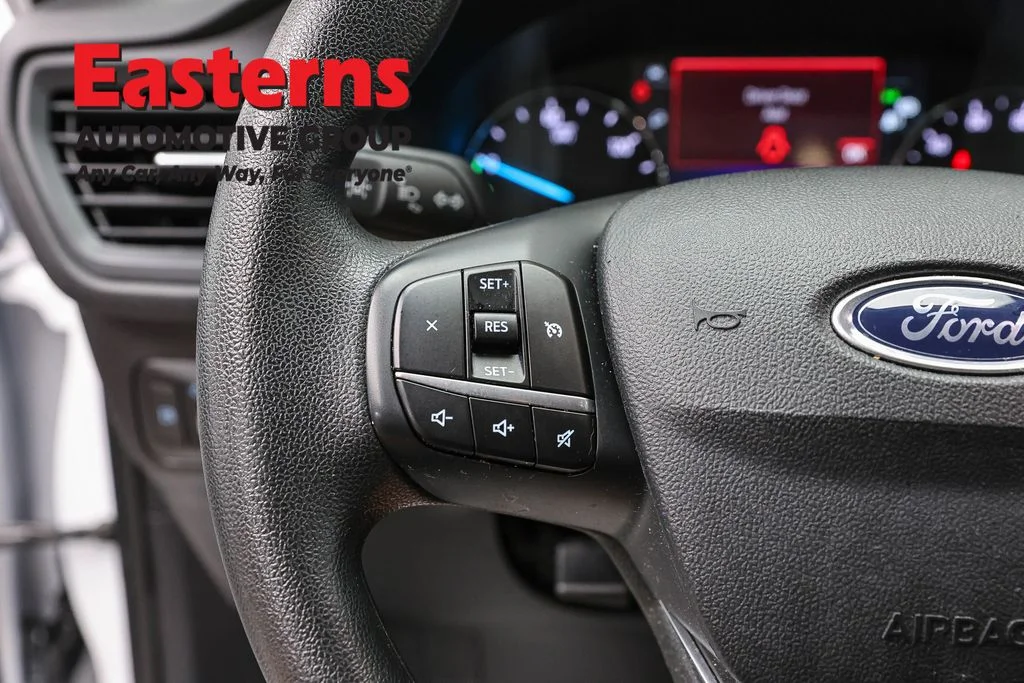 Used 2022 White Ford SE image 15