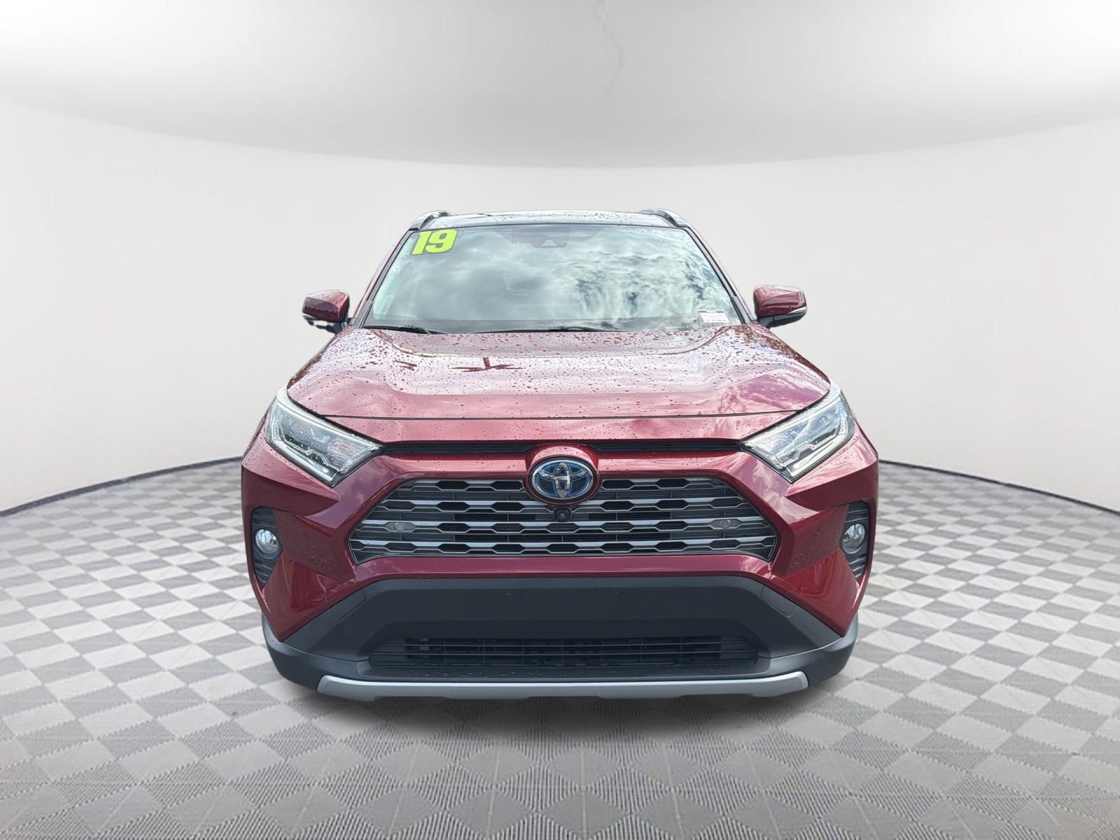 Used 2019 Pearl Toyota Limited image 2