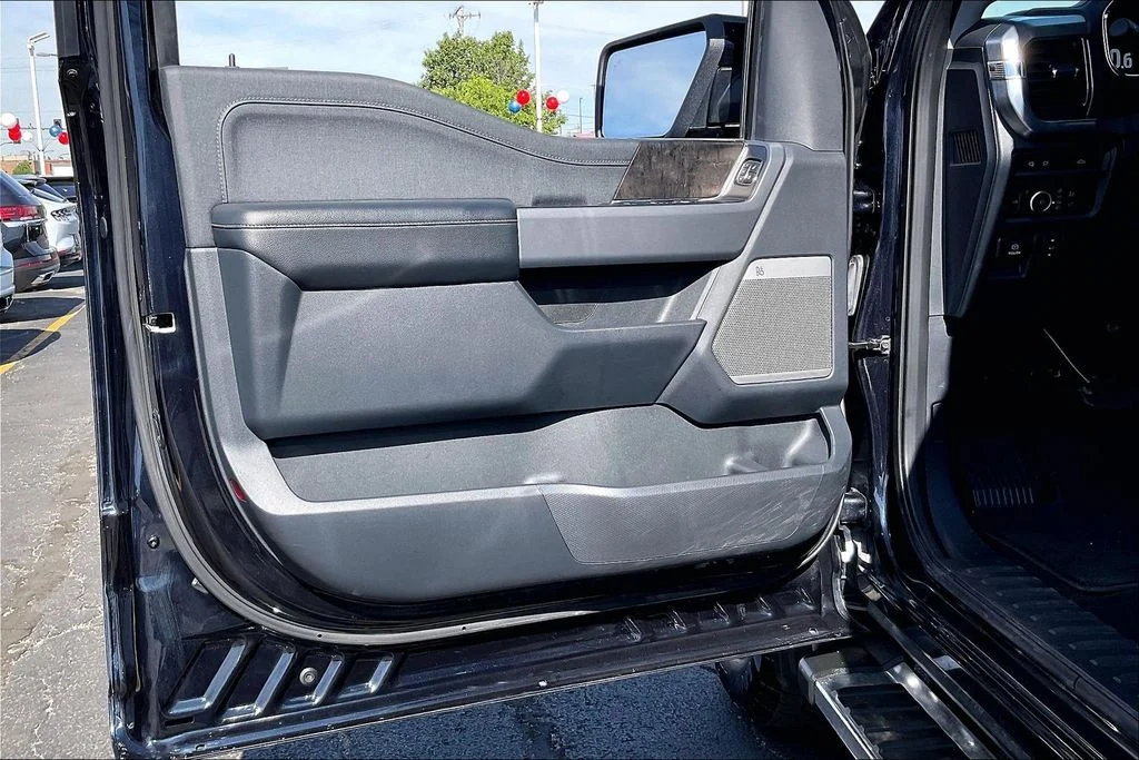 Used 2022 Blue Ford Lariat image 22
