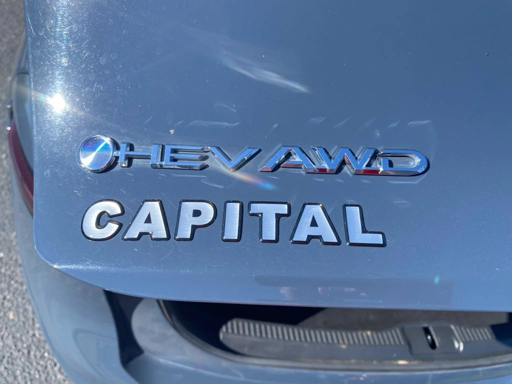 Used 2025 White Toyota Limited image 13