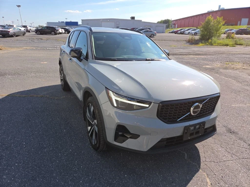 Used 2024 Gray Volvo Ultimate image 1