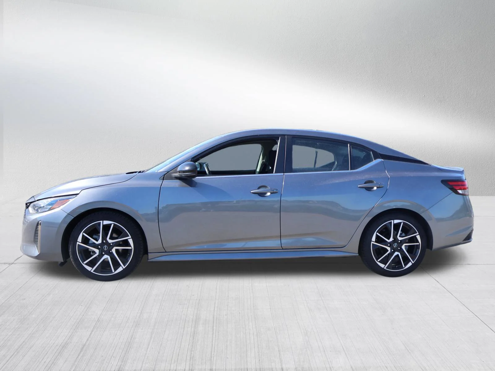 Used 2024 Gun Metallic Nissan SR image 4
