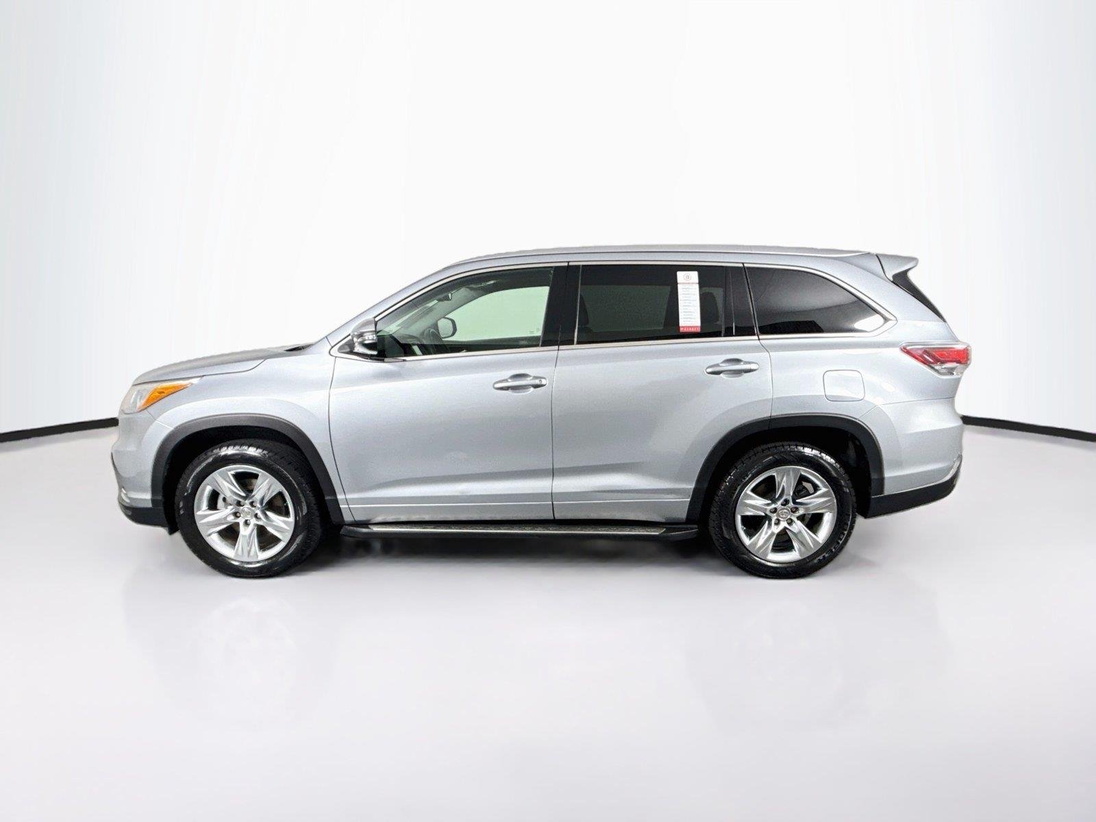 Used 2015 Silver Sky Metallic Toyota Limited image 13